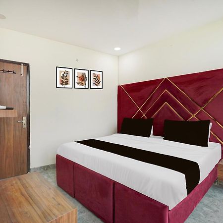 Hotel O Indirapuram Grand Ghaziabad Buitenkant foto