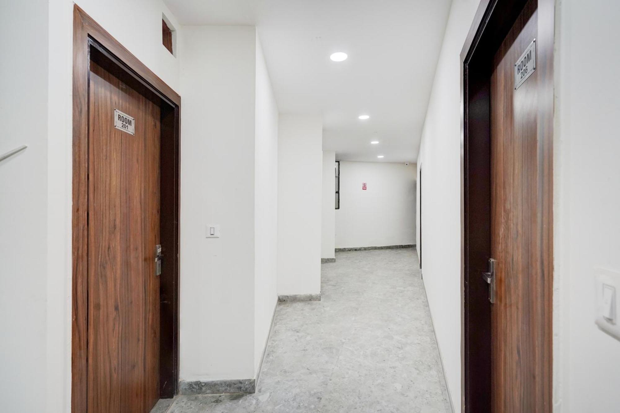 Hotel O Indirapuram Grand Ghaziabad Buitenkant foto