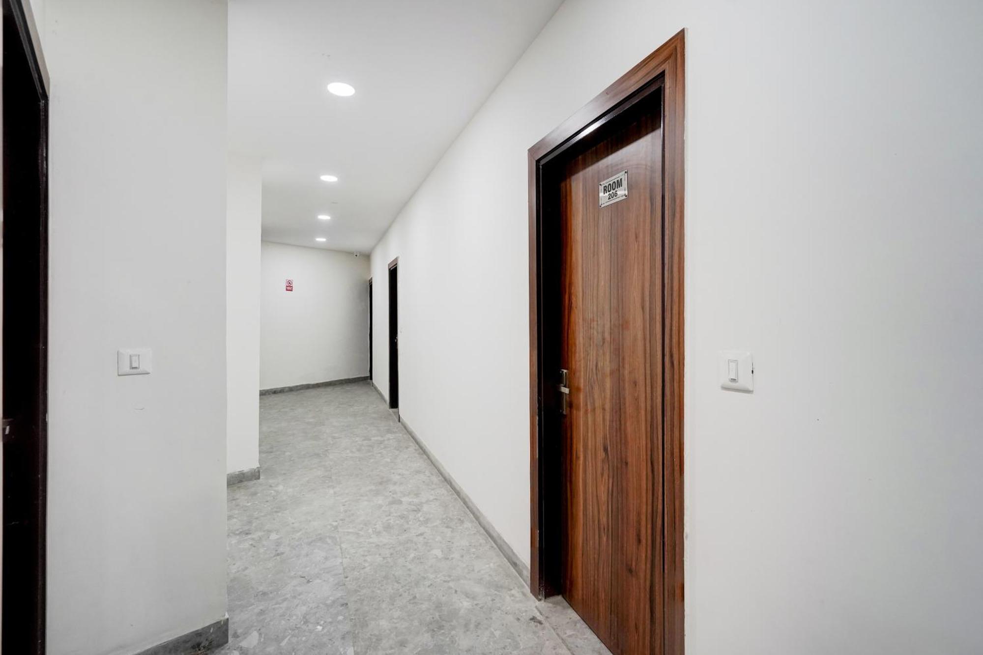Hotel O Indirapuram Grand Ghaziabad Buitenkant foto